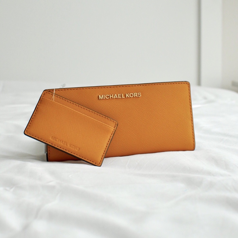 Michael Kors Jet Set Travel Large Carryall Wallet